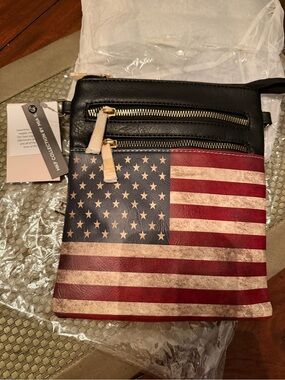 Crossbody Bag with Vintage American Flag Print - Black and Red